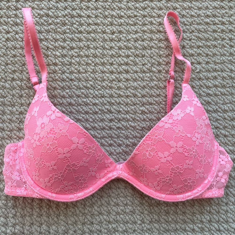 Victoria’s Secret Pink Lace Bra Size 32B